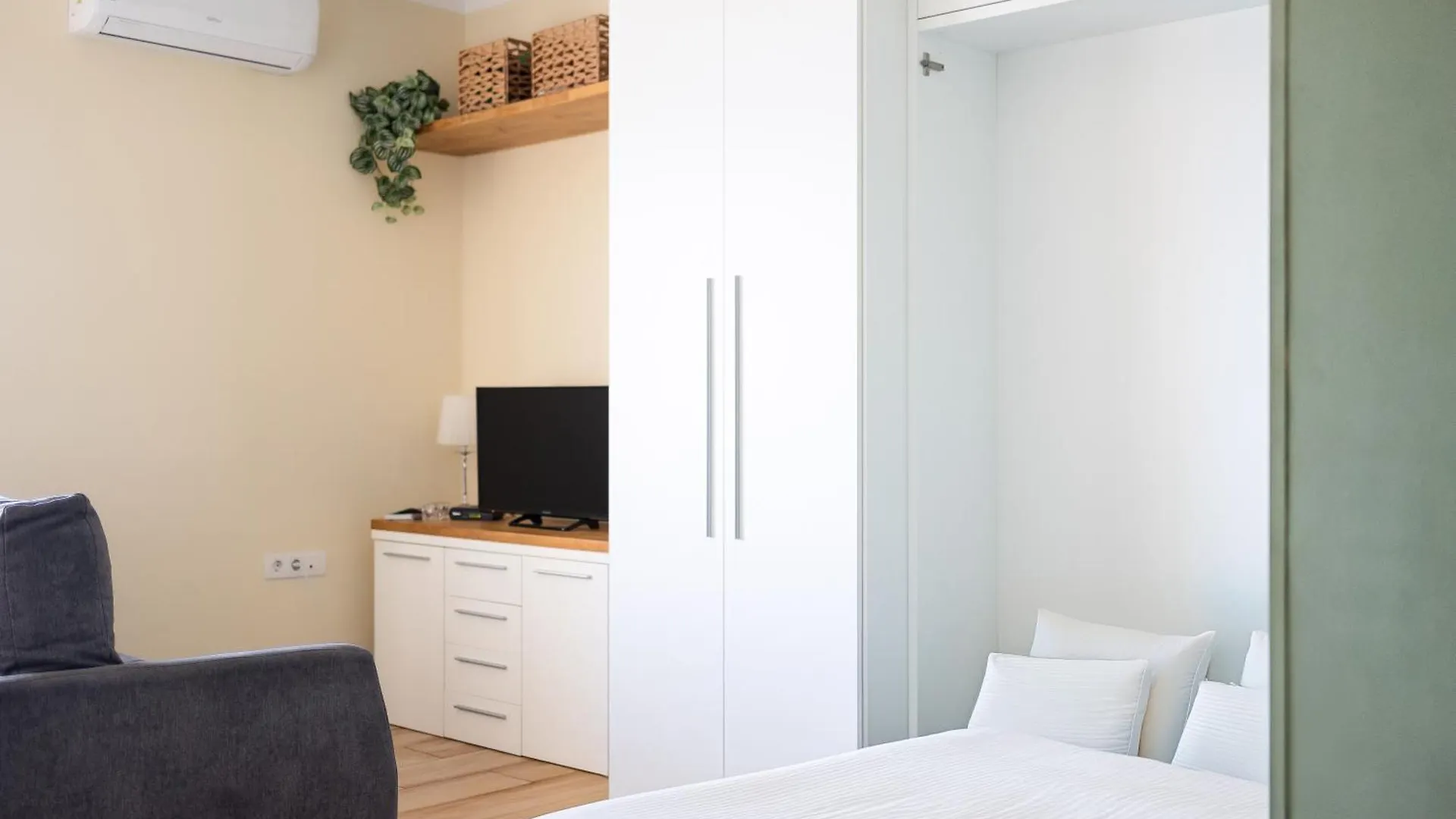 אדחה Lovely Modern Studio With An Incredible View דירה